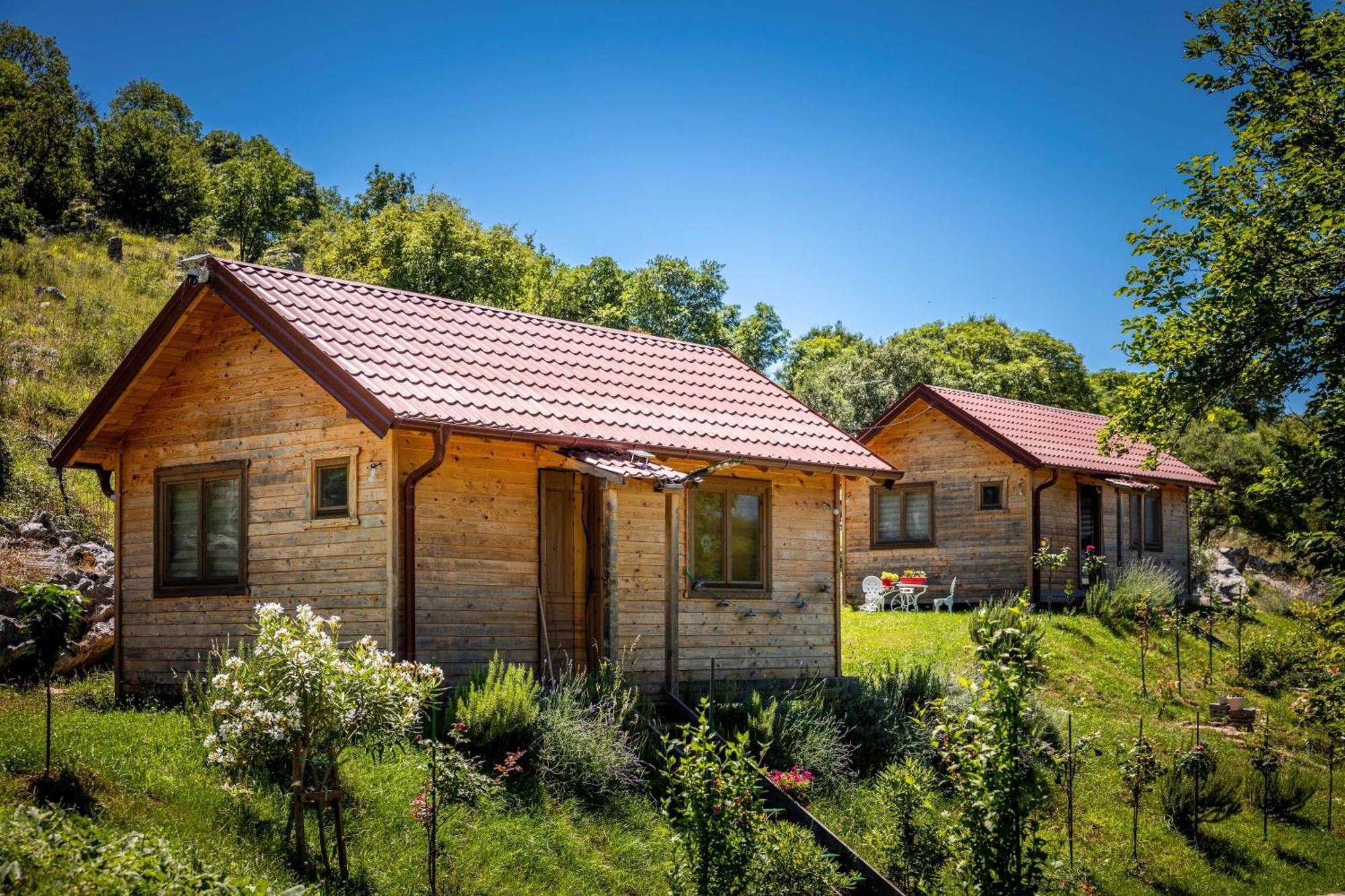 Boljesestre Lake Retreat Golubovci Exterior photo